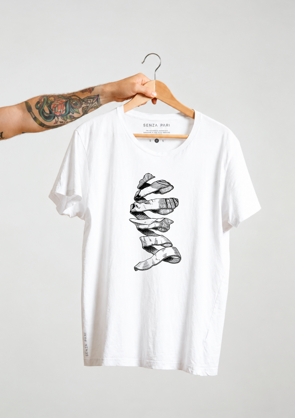 T-Shirt Peeling Woman